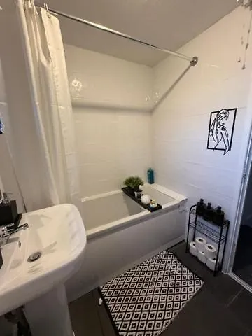 Oatland House Apartment