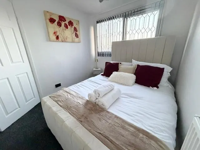 Oatland House * Leeds (West Yorkshire)