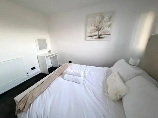 Oatland House Leeds (West Yorkshire)