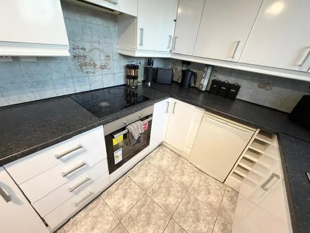 Apartment Oatland House