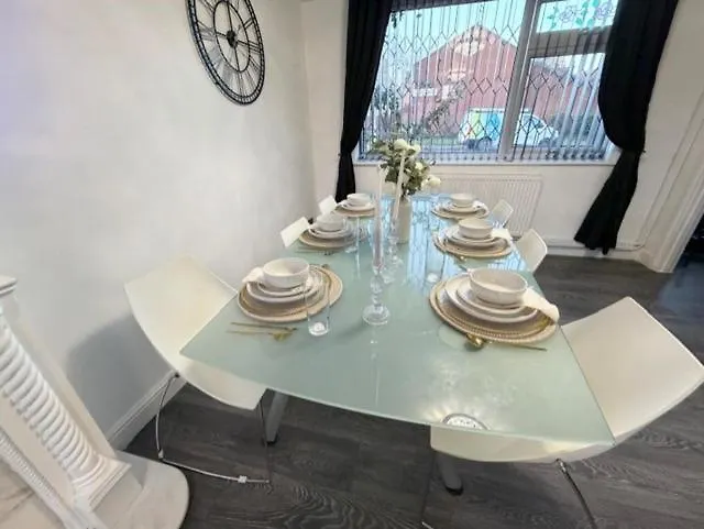 Oatland House Apartment