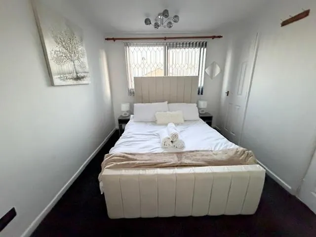 Oatland House Leeds (West Yorkshire)