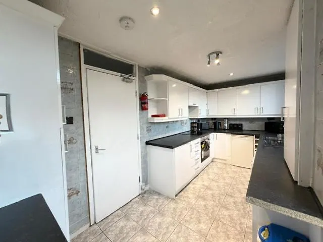 Oatland House Leeds (West Yorkshire)