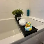 Apartment Oatland House