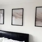 Oatland House Apartman *