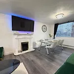 Oatland House Leeds (West Yorkshire)