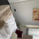 Oatland House Apartman
