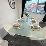 Oatland House Apartman
