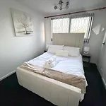 Oatland House Apartman *
