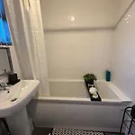 Oatland House Apartman