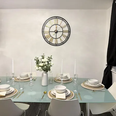 Oatland House 아파트 리즈