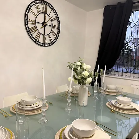 Апартаменти Oatland House