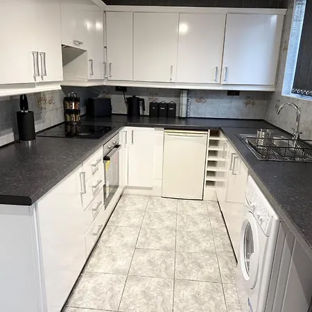 Oatland House * Leeds (West Yorkshire)