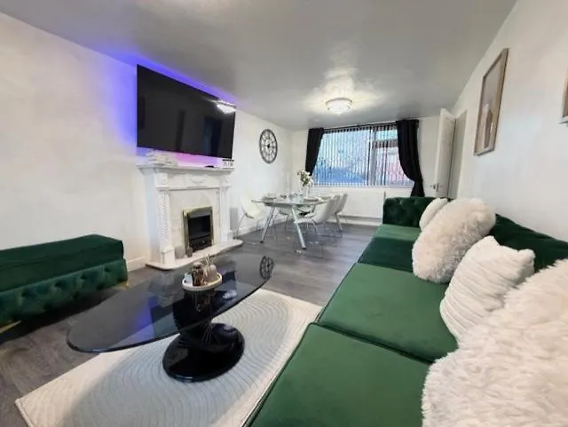 Апартаменти Oatland House *