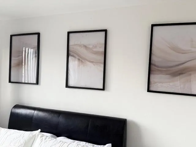 Oatland House Апартаменти *