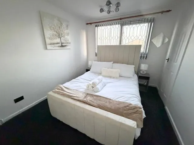 Oatland House 公寓 *