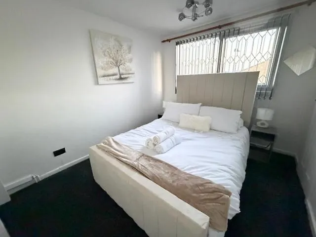 Oatland House Апартаменти