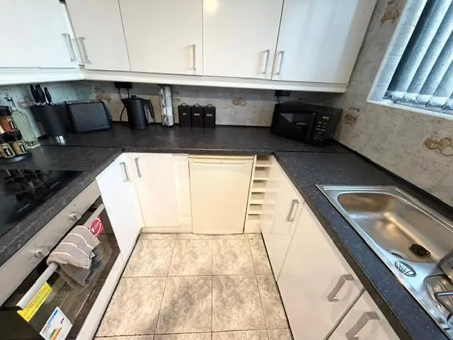 Апартаменти Oatland House *